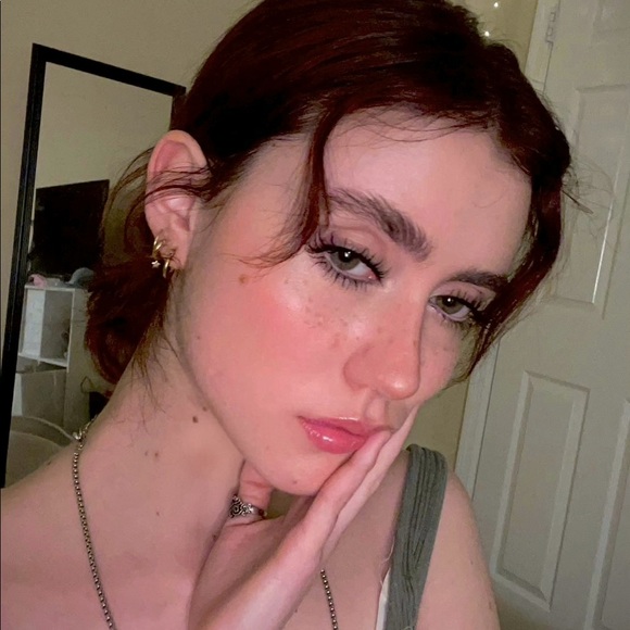 Meet your Posher, Sarah - Picture 1 of 1